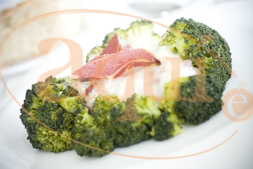 brecol-con-salsa-soubise-bechamel-con-cebolla-265