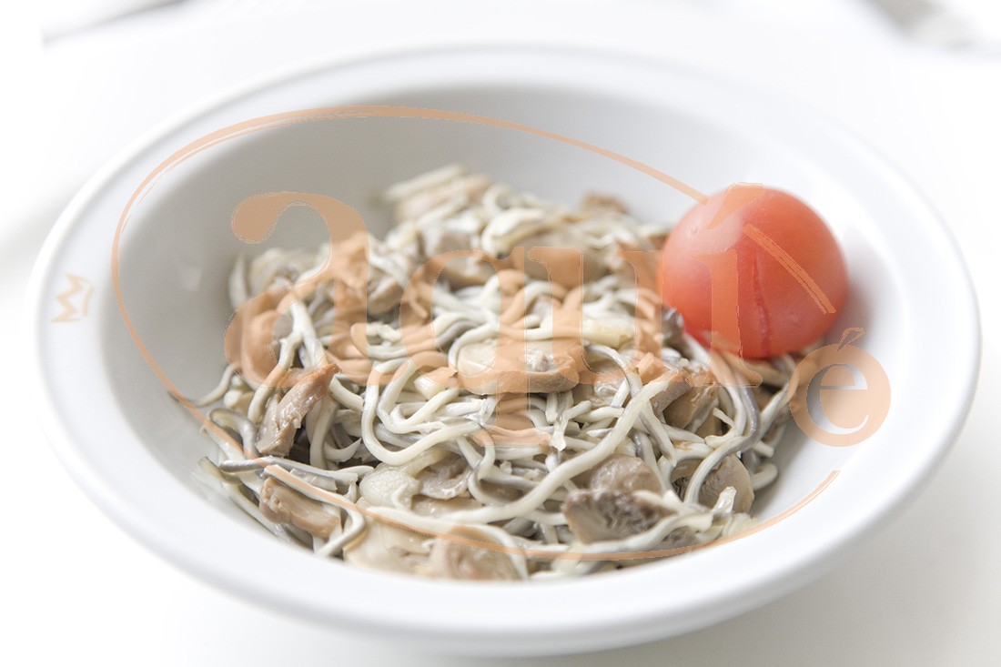 salteado-de-gulas-y-champinones-540