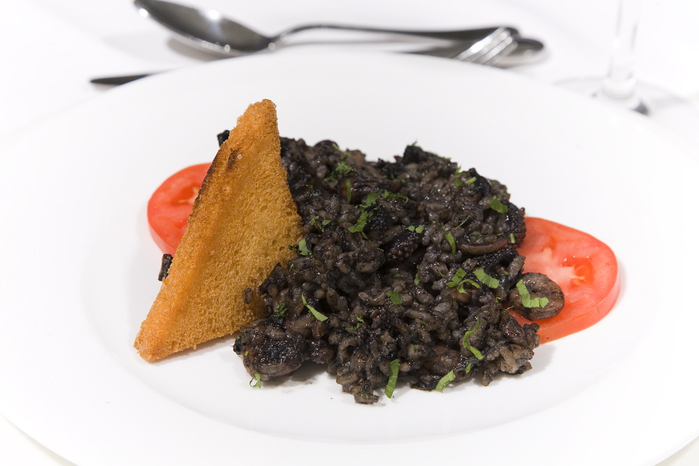ARROZ CON SEPIA Y GAMBAS