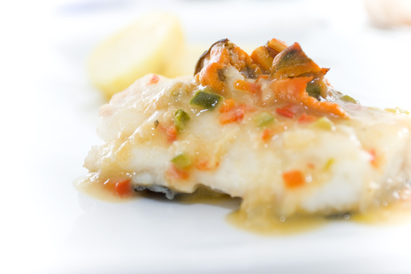 FILETE MERLUZA SALSA MEJILLONES