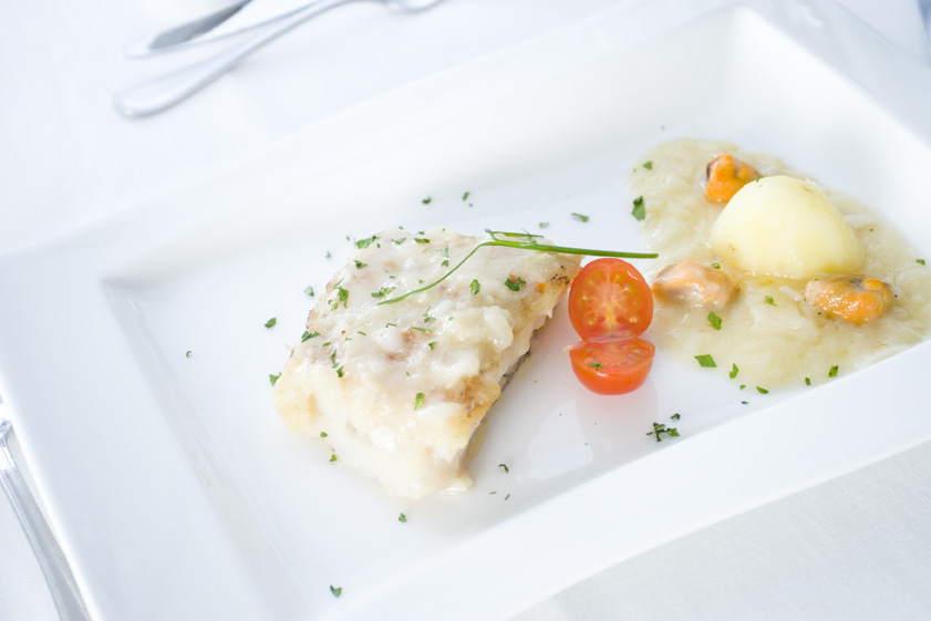 LOMO MERLUZA CON MEJILLONES