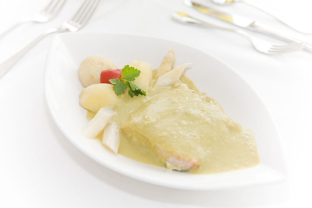 SALMON VELOUTE ESPARRAGOS